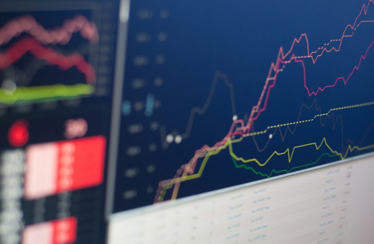 Mercados asiáticos operam de forma mista após forte alta em Wall Street e leilão fraco de títulos no Japão