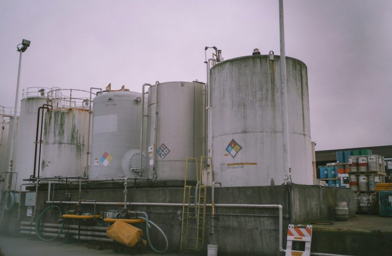 Refinaria Manguinhos avança 5,94% em 2025 e mantém trajetória de recuperação