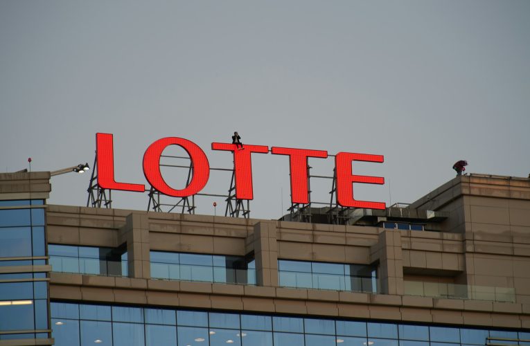 Fechamento de lojas do Homeplus agita varejo sul-coreano e beneficia rivais E-mart e Lotte Mart