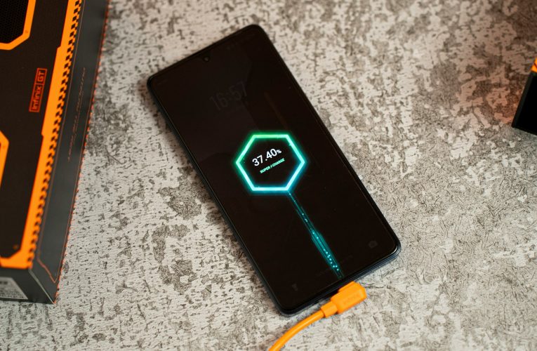 Infinix aposta em custo-benefício agressivo com o smartphone Hot 30 5G e o novo tablet Xpad 30E